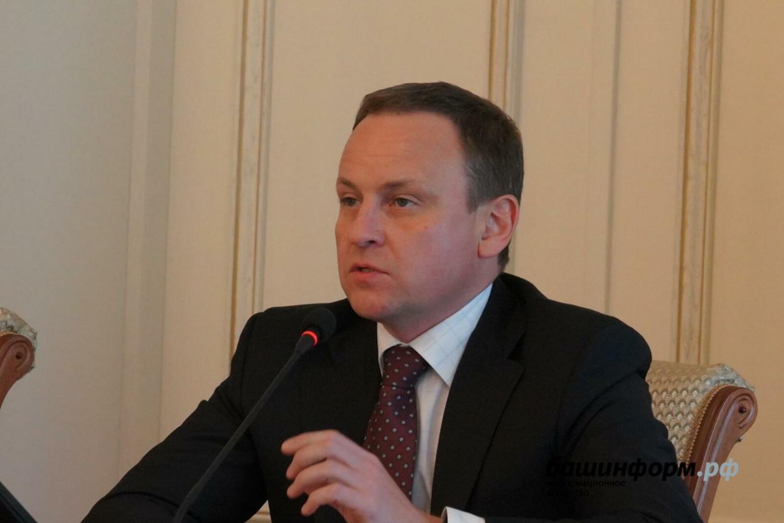 Олег Яровиков