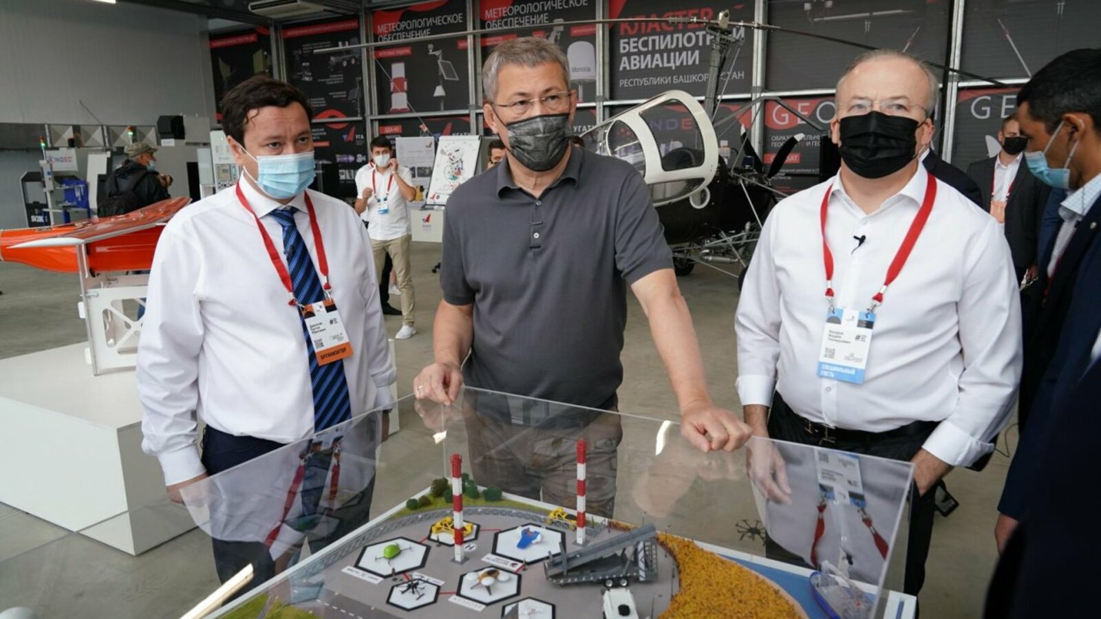 Олег Яровиков