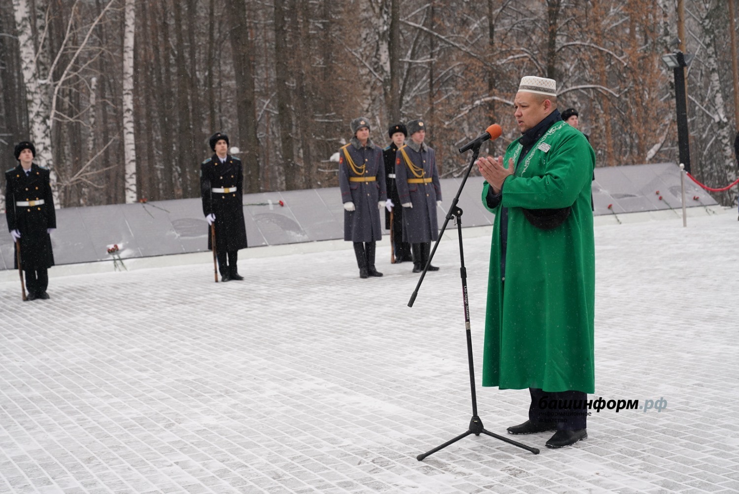 Олег Яровиков
