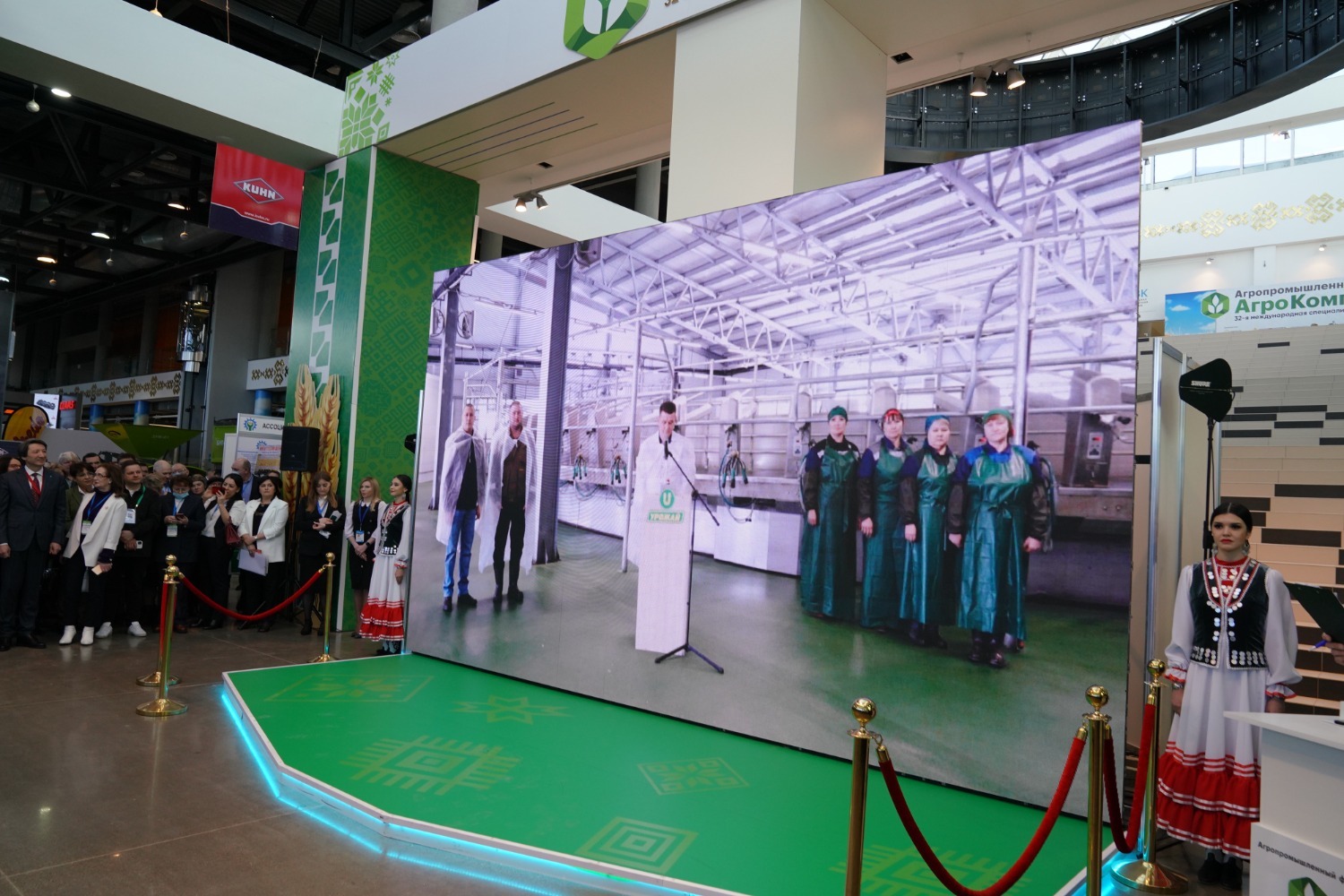 Олег Яровиков