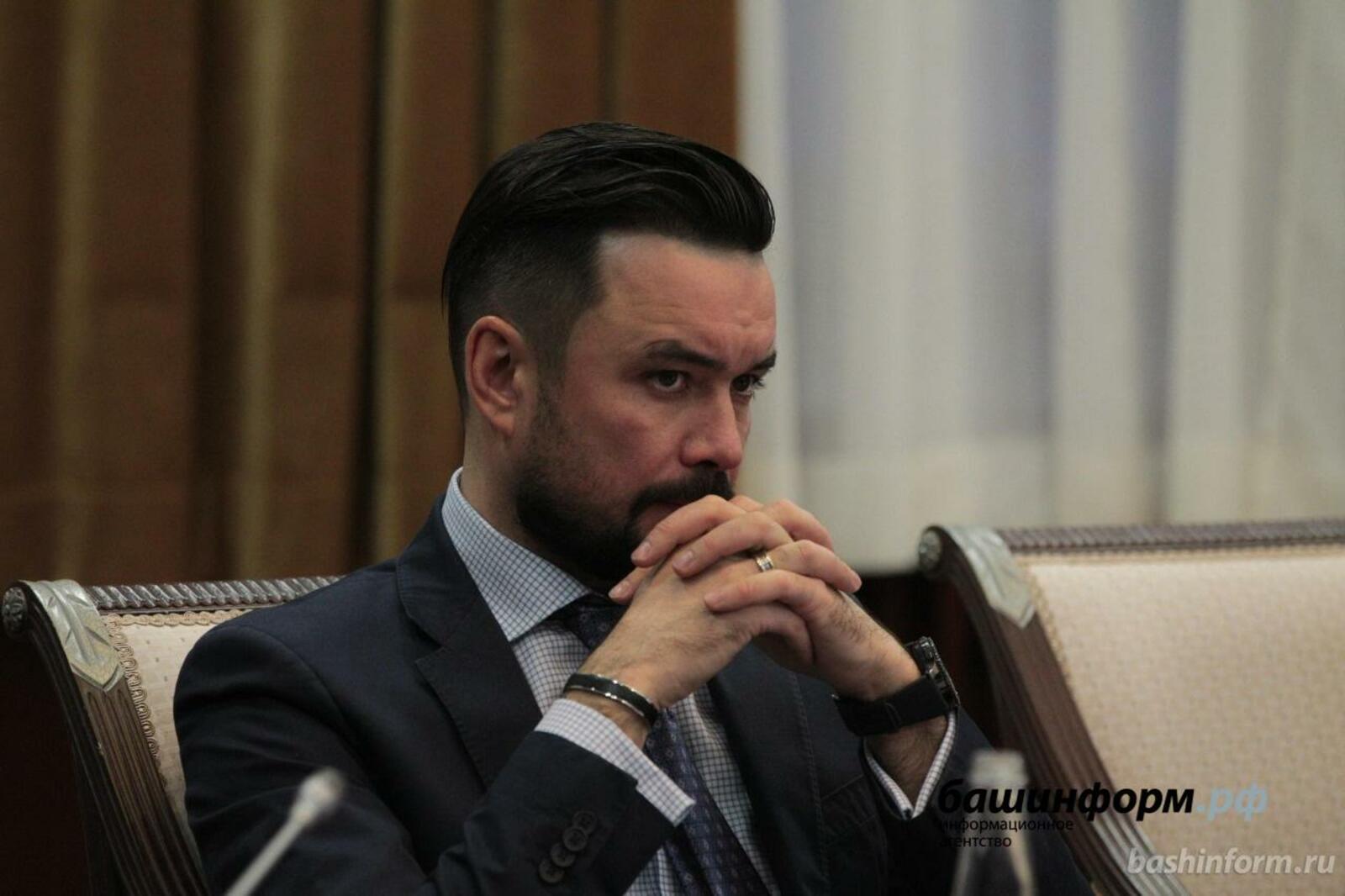 Олег Яровиков