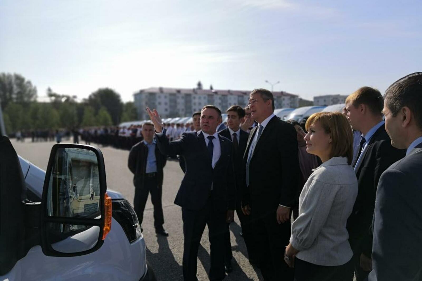 автор