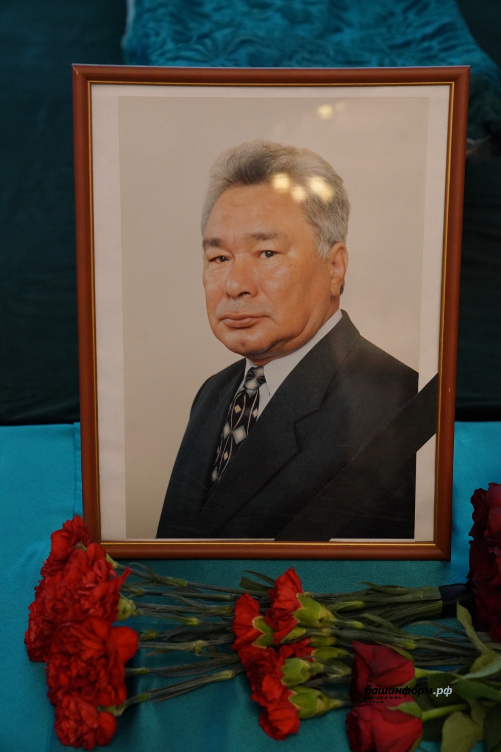 Олег Яровиков