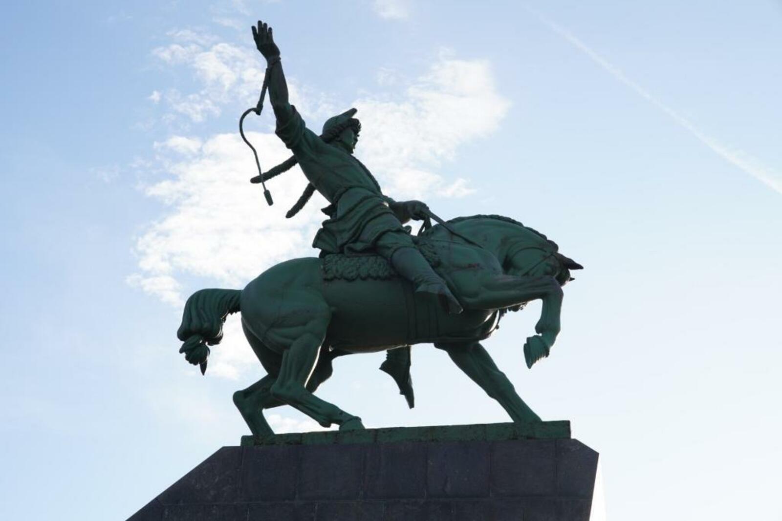 Олег Яровиков