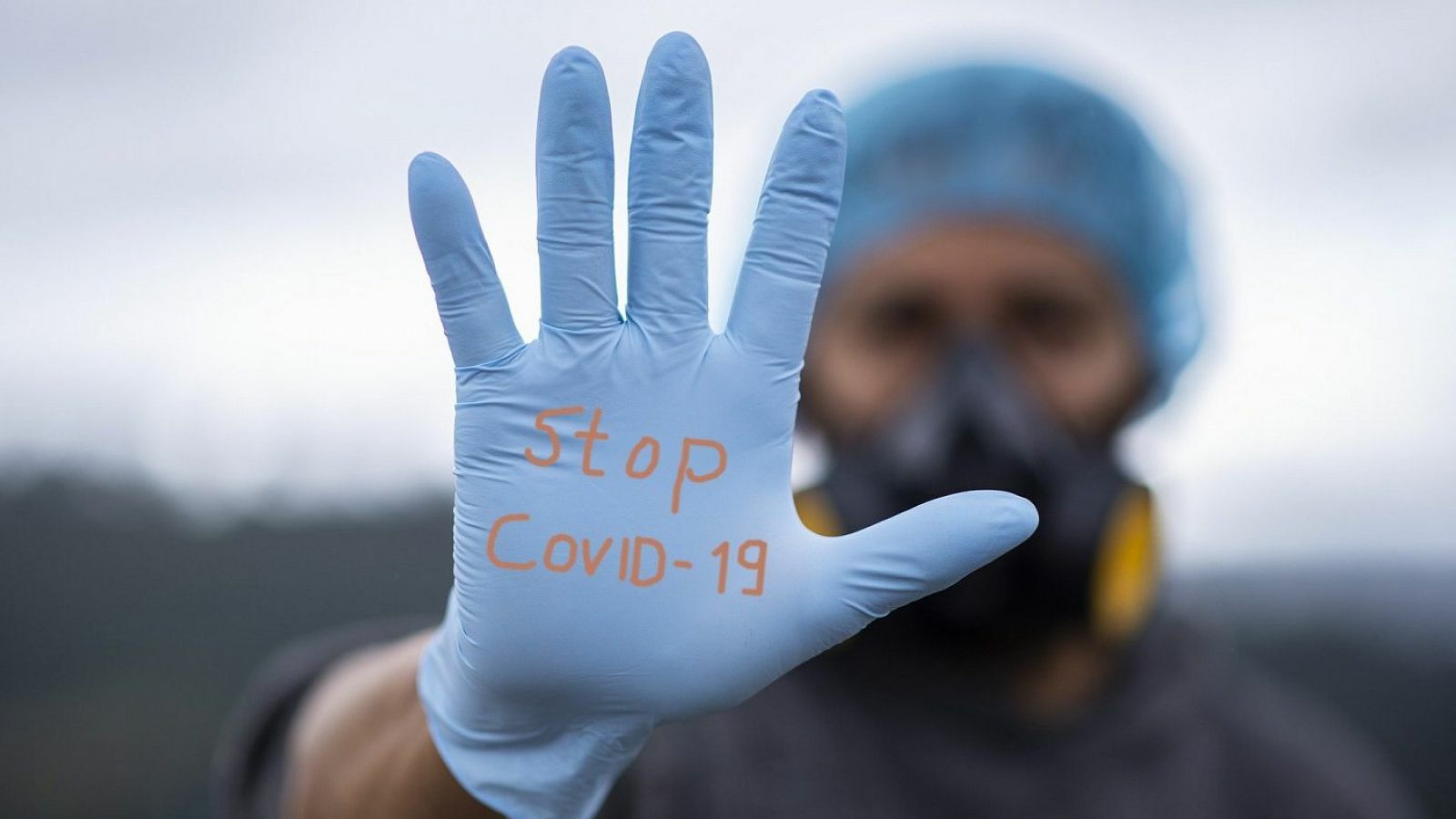 В России и республике фиксируется рост инфицирования COVID-19