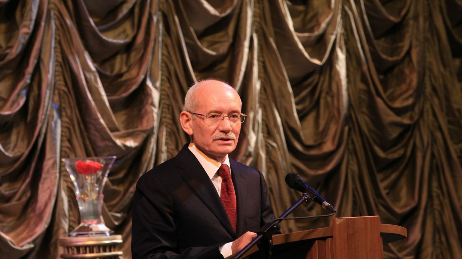 Олег Яровиков