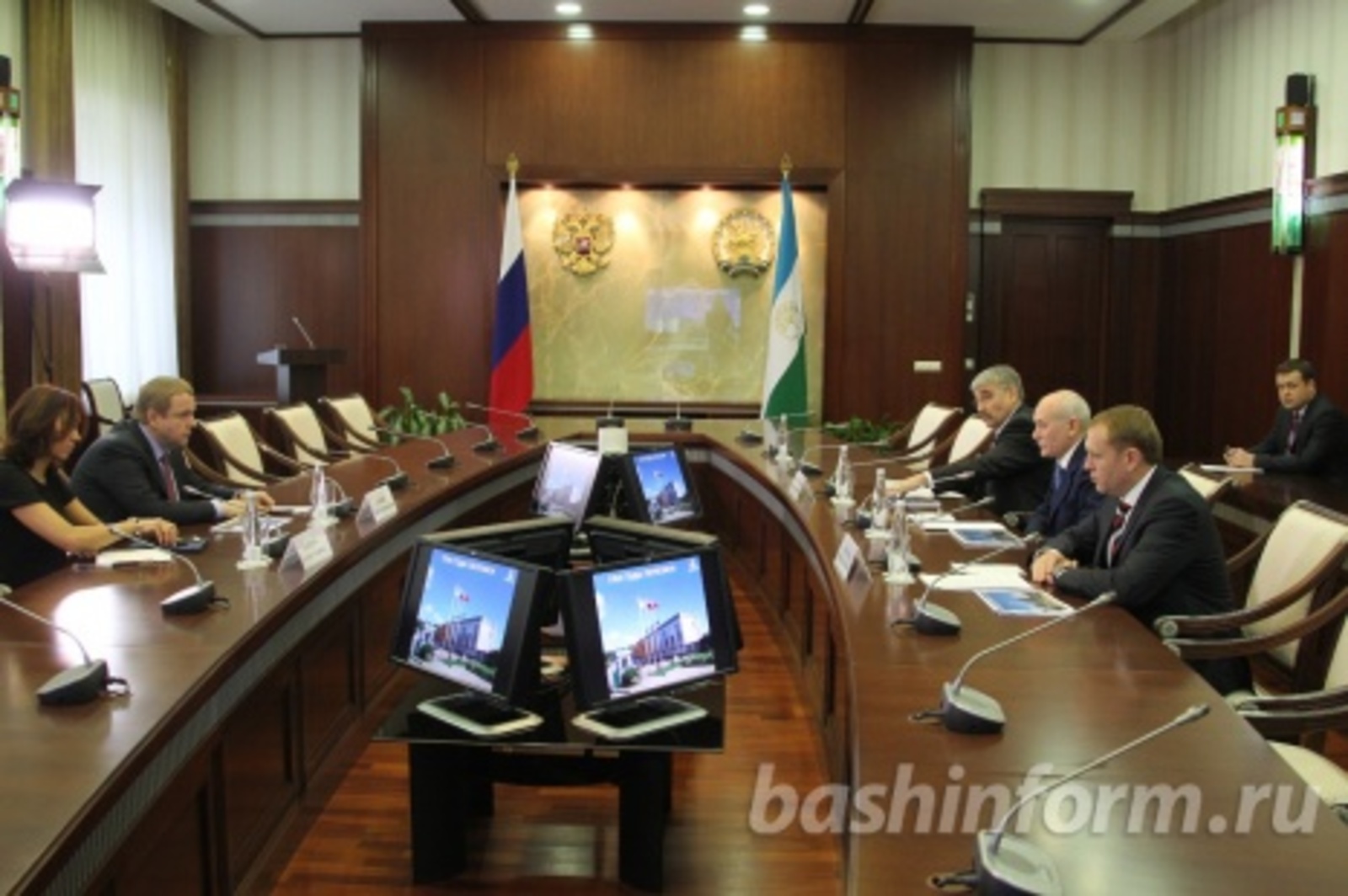 Олег Яровиков