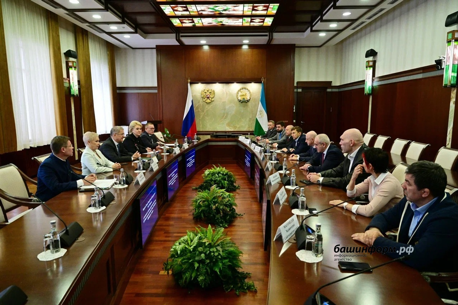 Азат Мөхәмәтйәнов | Башҡортостан Башлығының матбуғат хеҙмәте