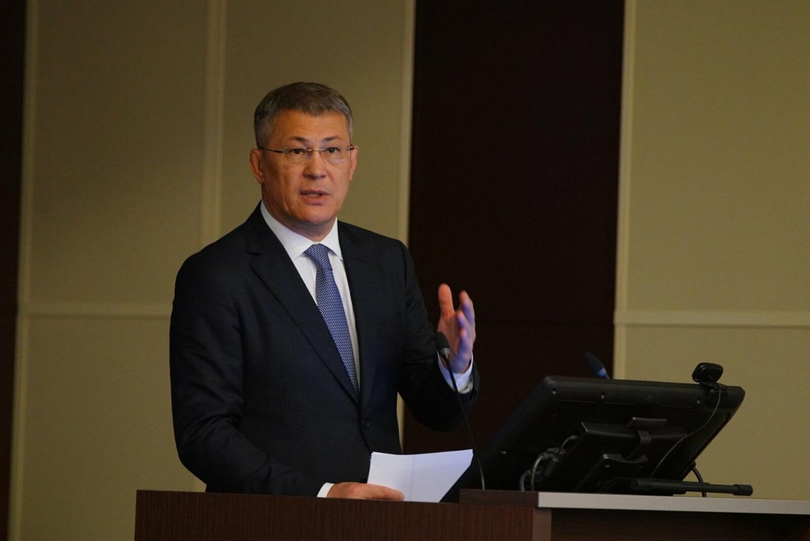 Олег Яровиков