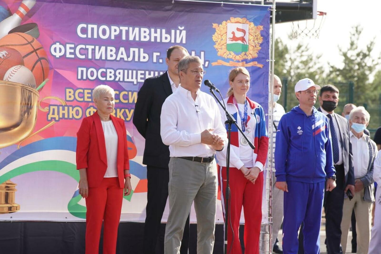 Олег Яровиков