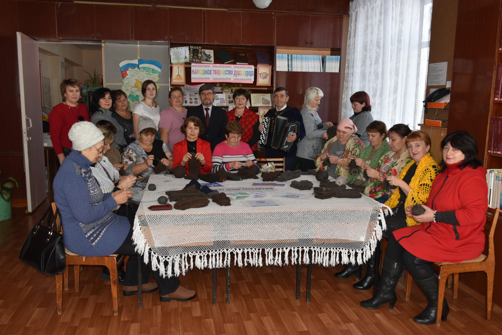 Сельчанки Партизанского СП Мелеузовского района дарят тёплые вещи бойцам по зову сердца