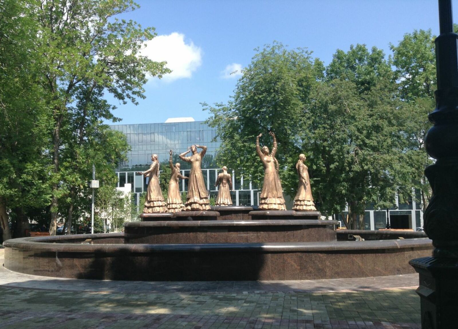 автора