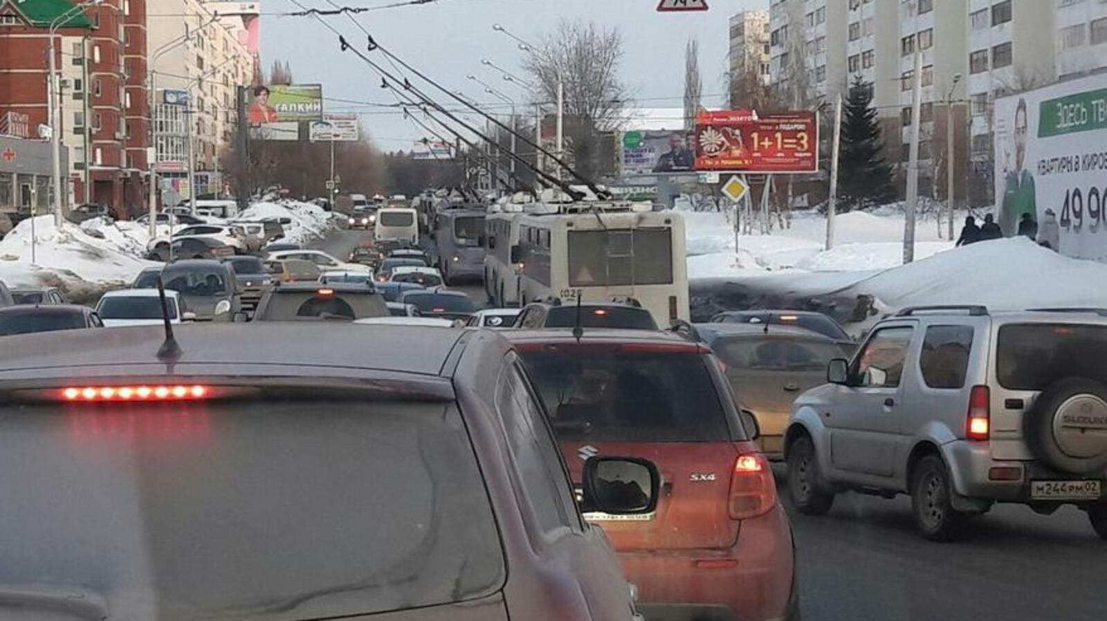 автор