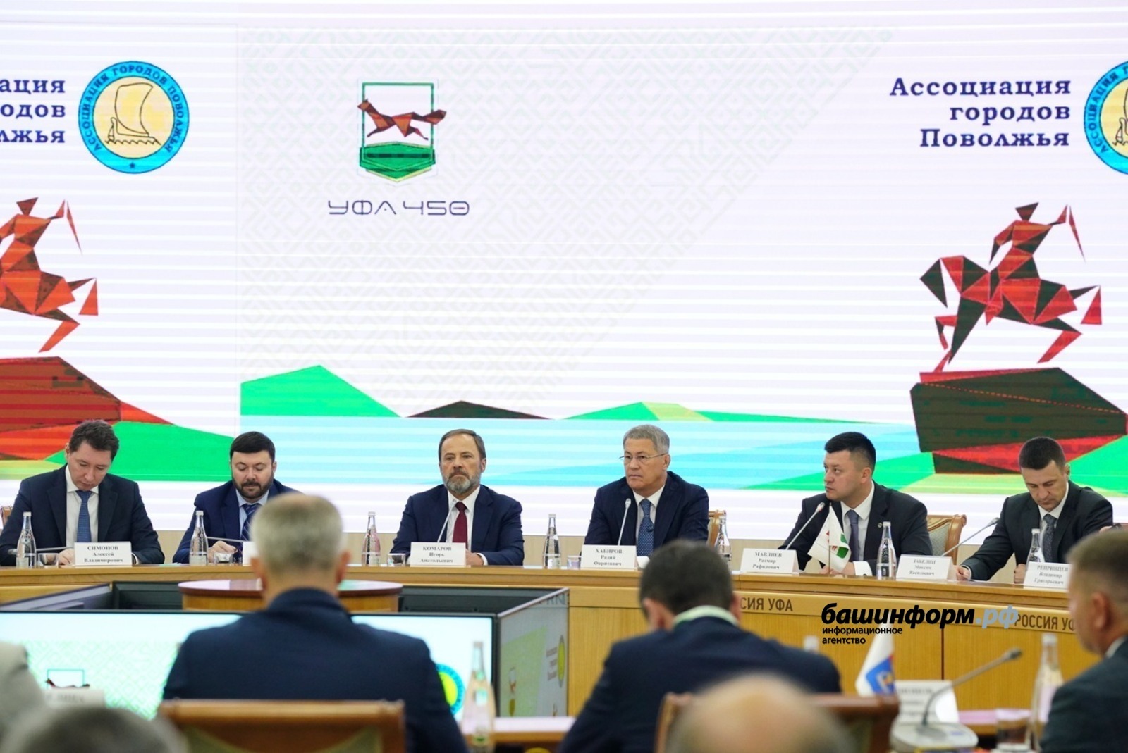 Олег  Яровиков