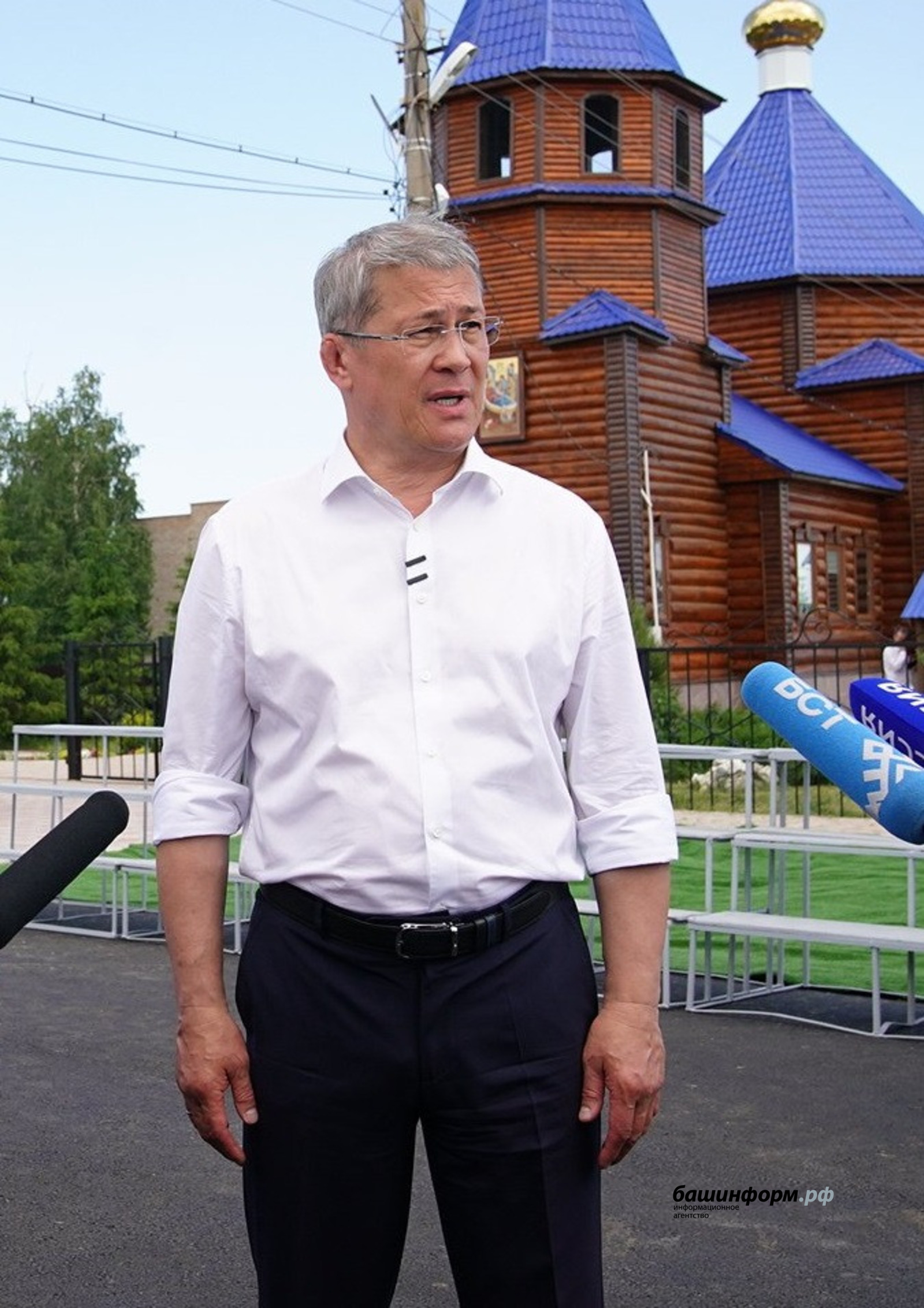 Олег Яровиков