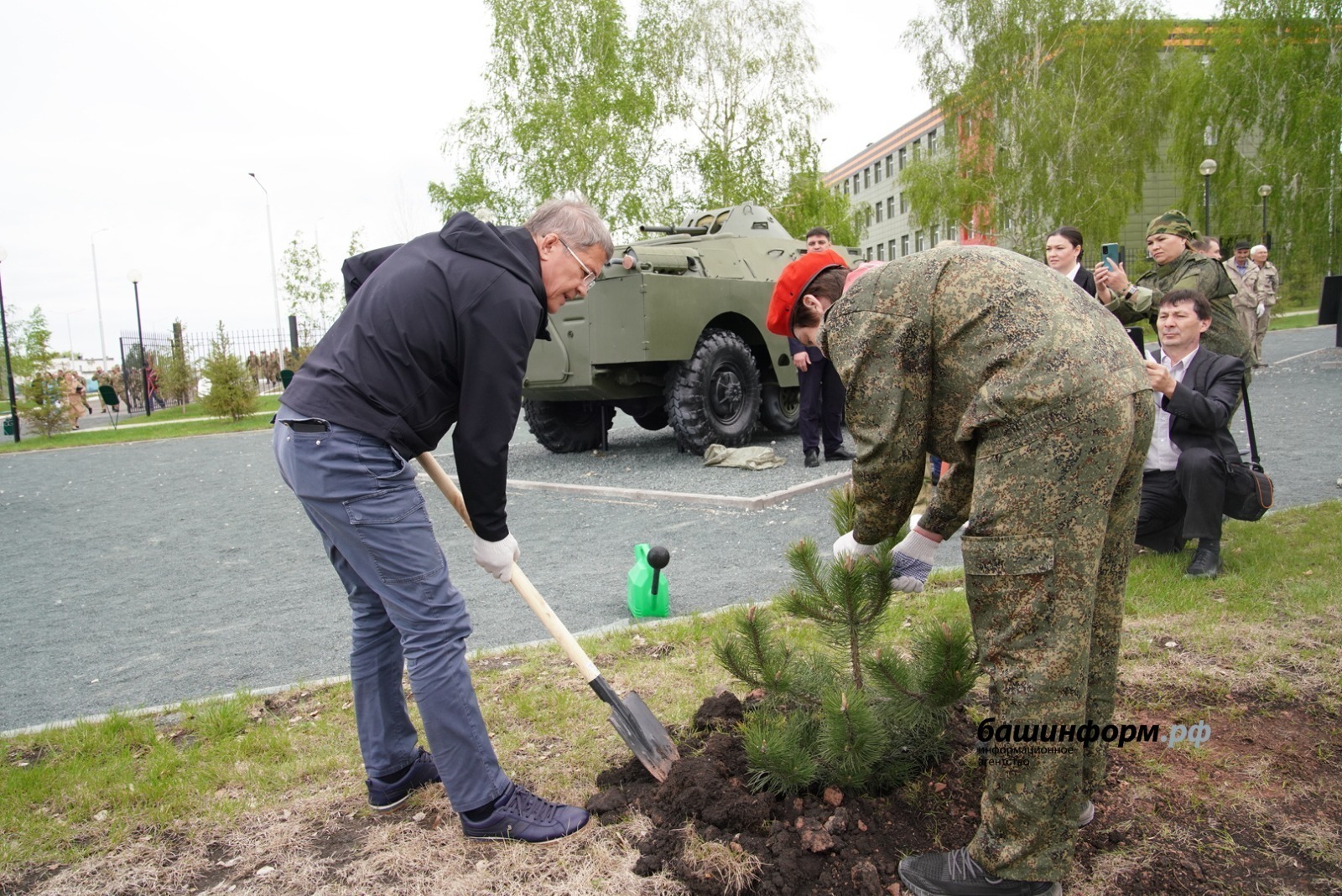 Олег Яровиков