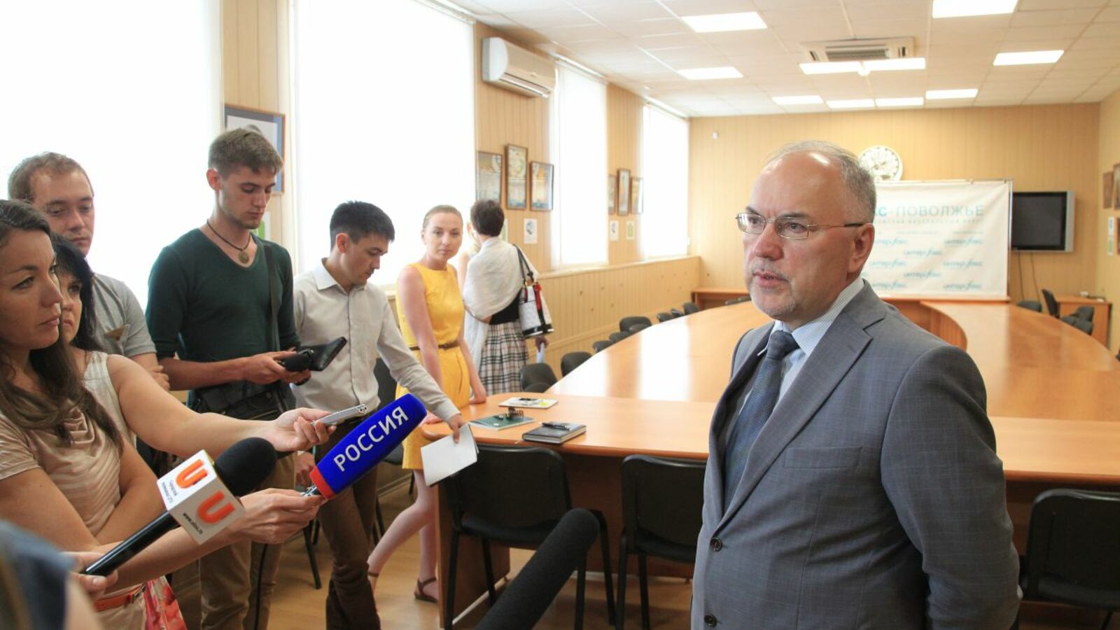 Олег Яровиков