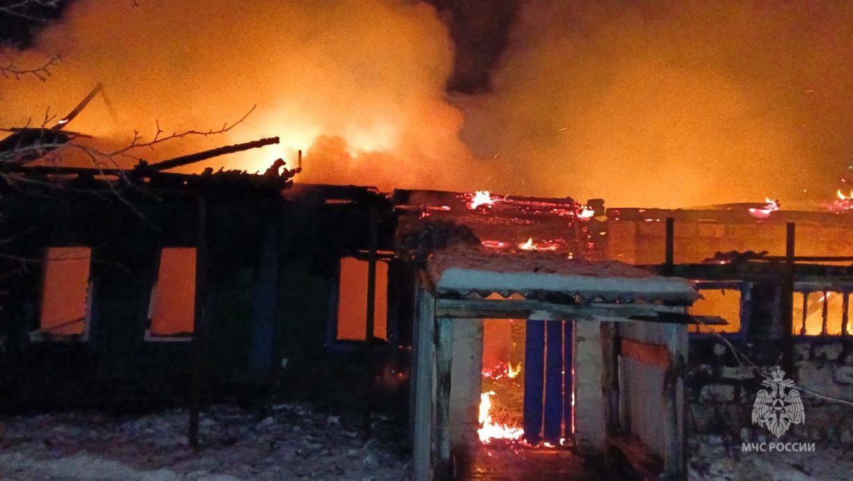 Три человека погибли при пожаре в Стерлибашевском районе Башкирии