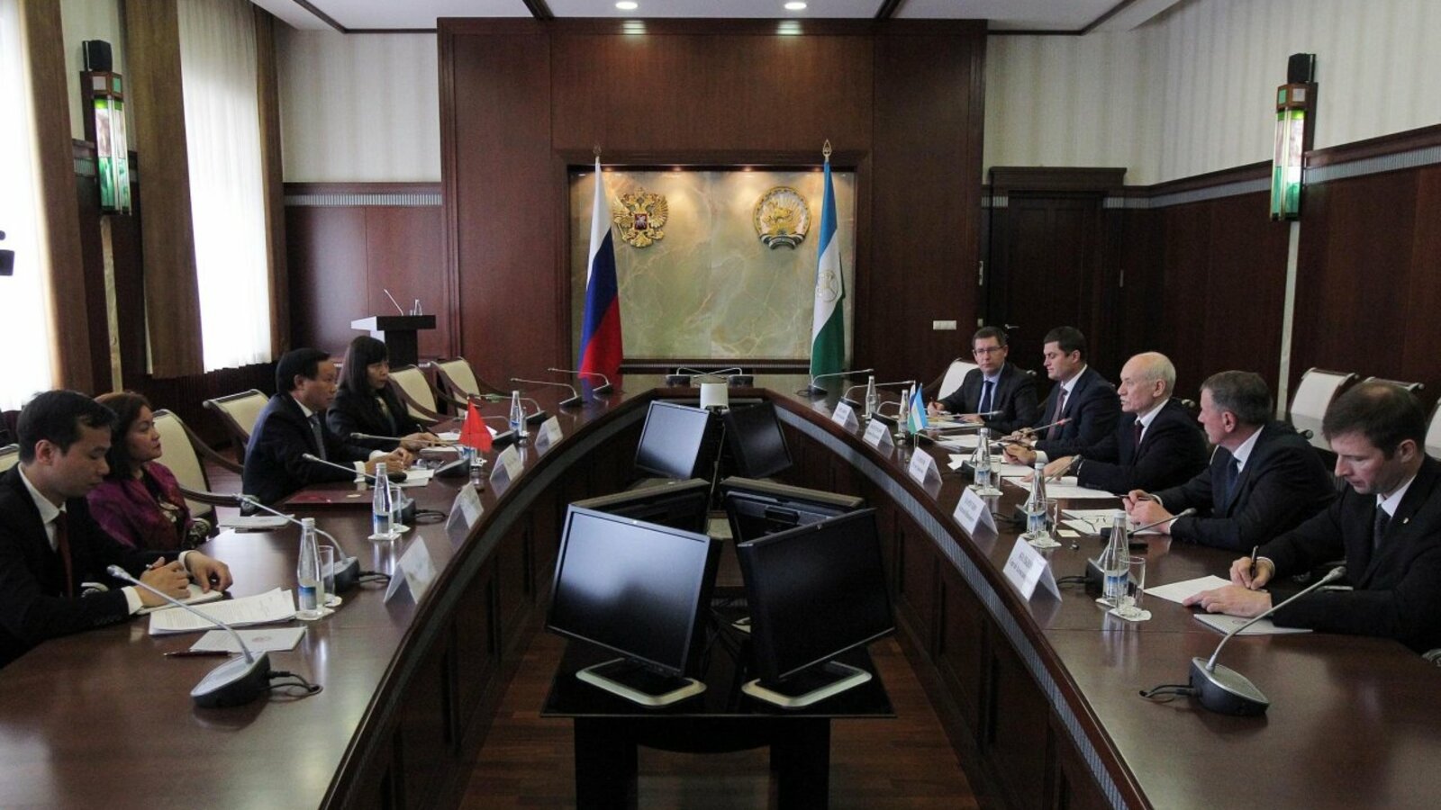 Олег Яровиков