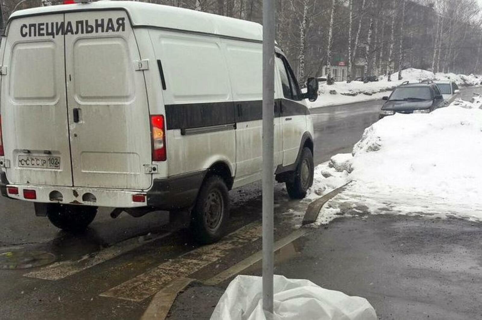 автор