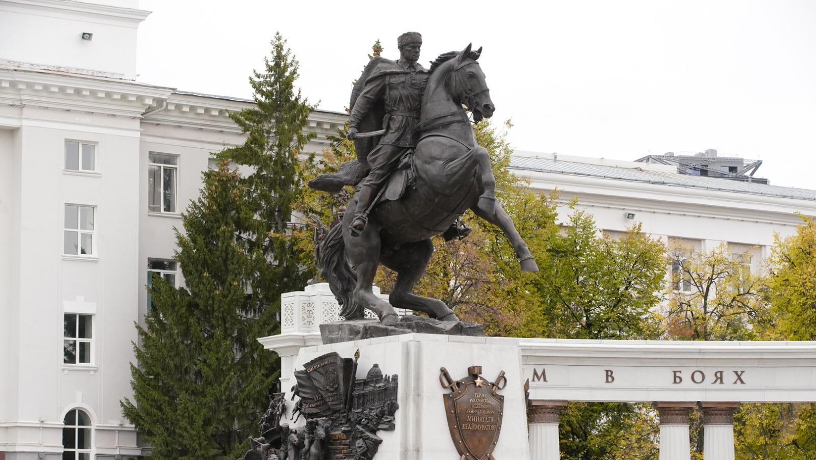 Олег Яровиков