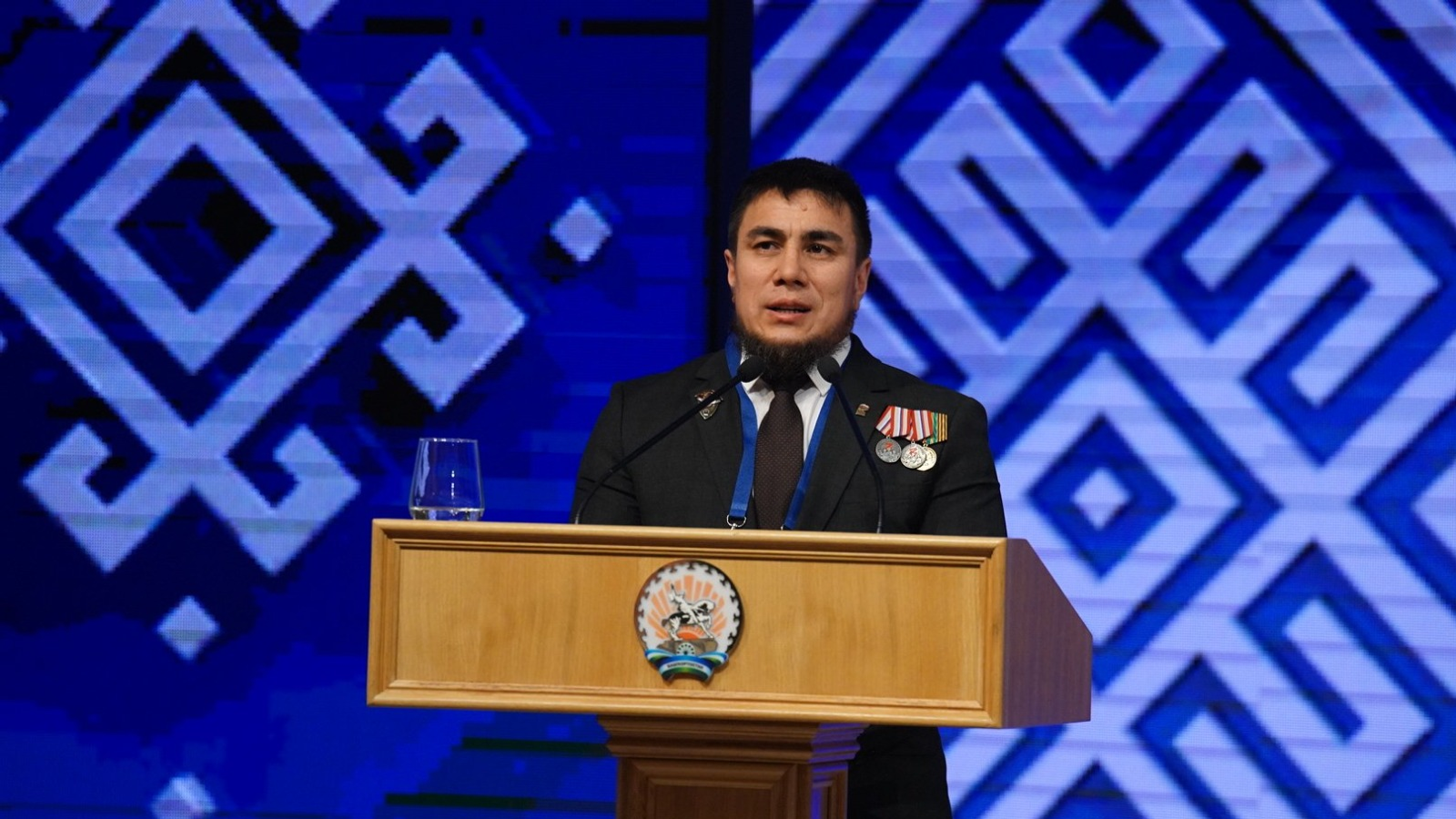 Олег Яровиков