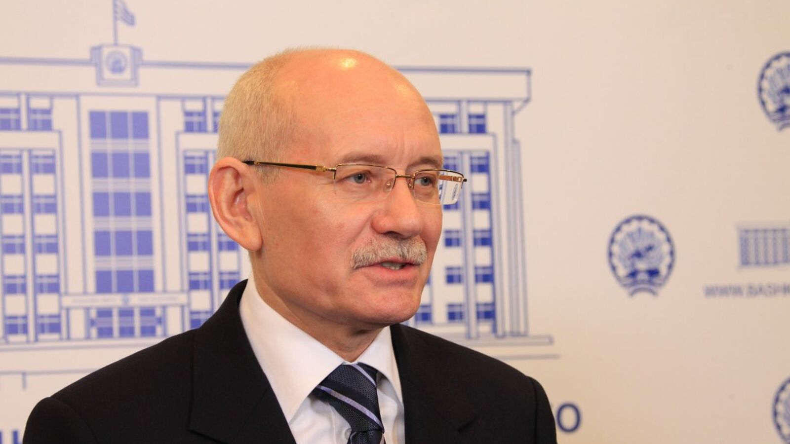 Олег Яровиков