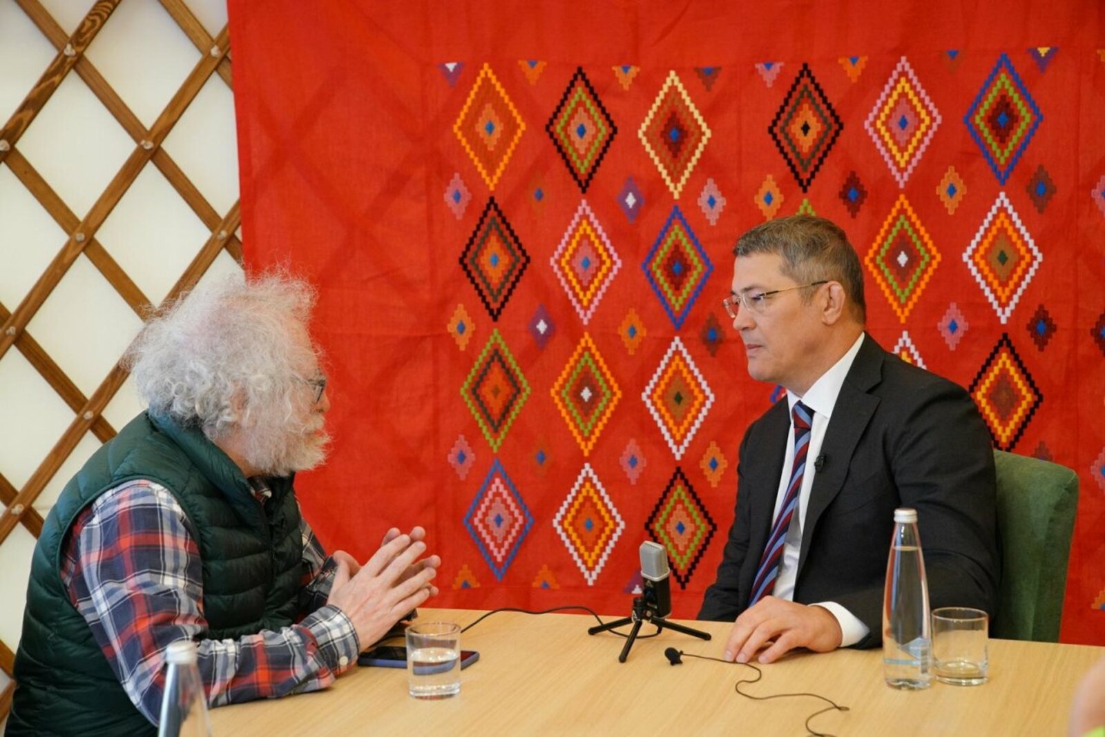 Олег Яровиков