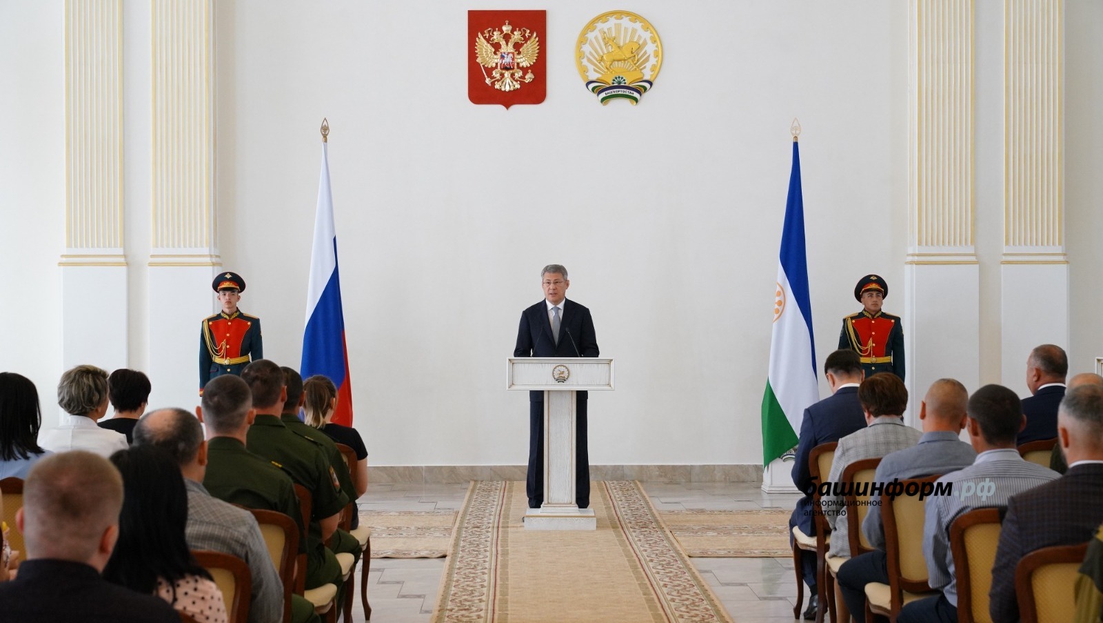 Олег Яровиков