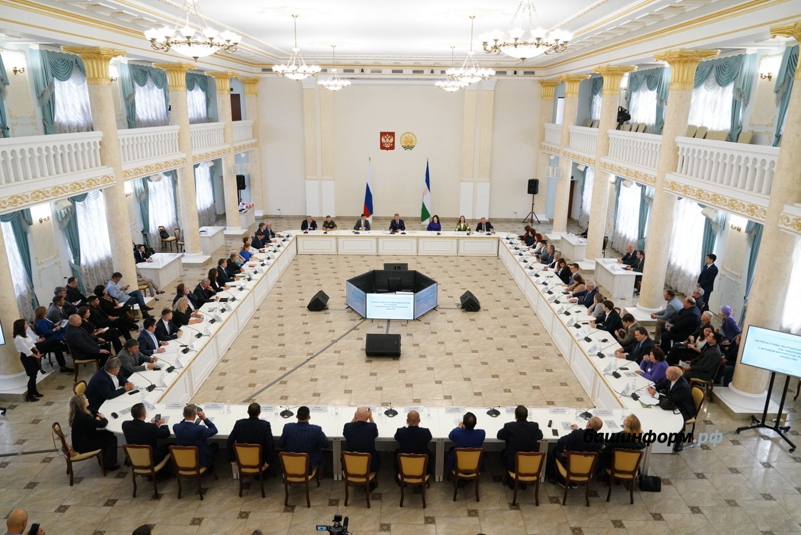 Олег Яровиков