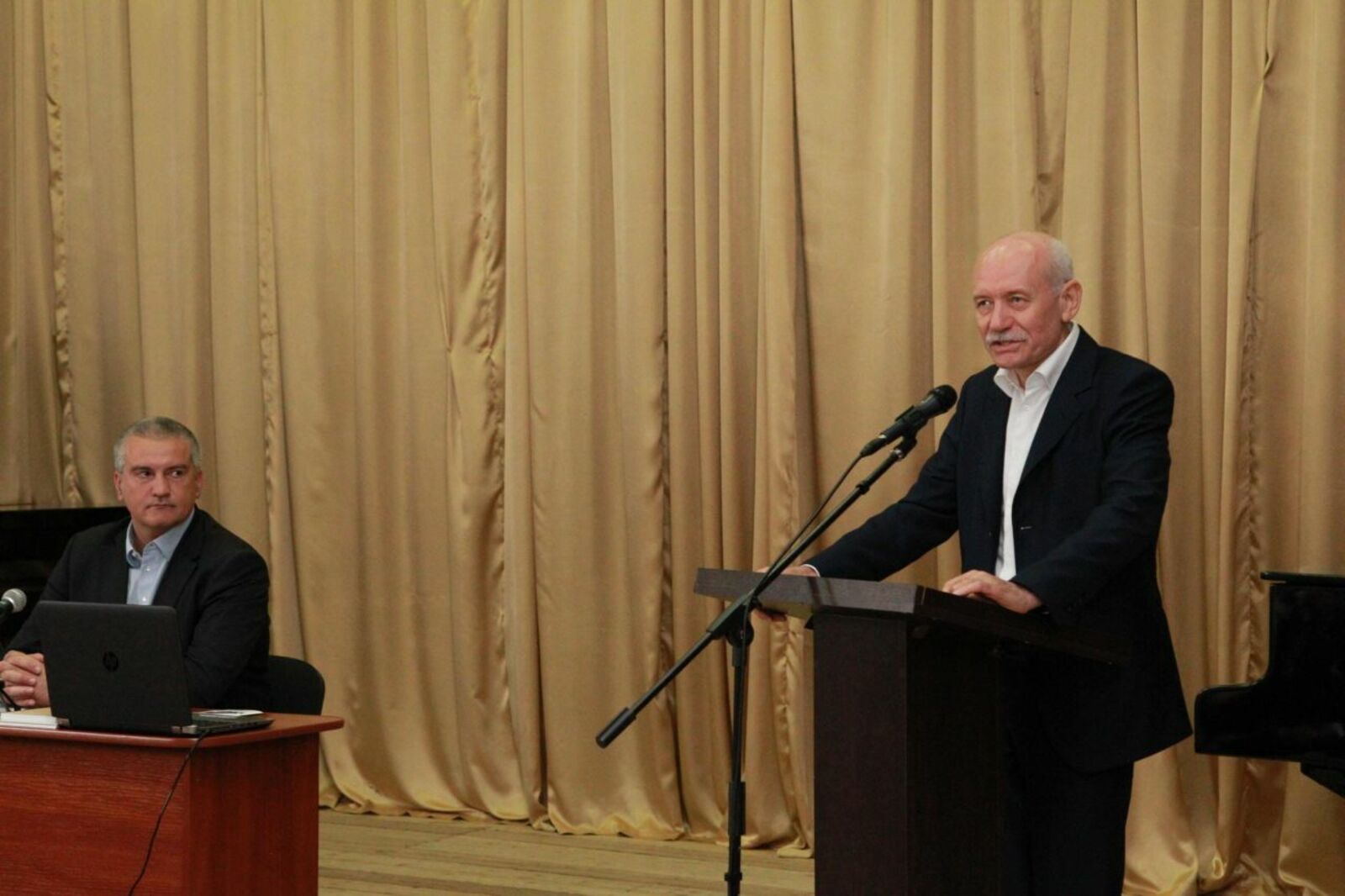 Олег Яровиков