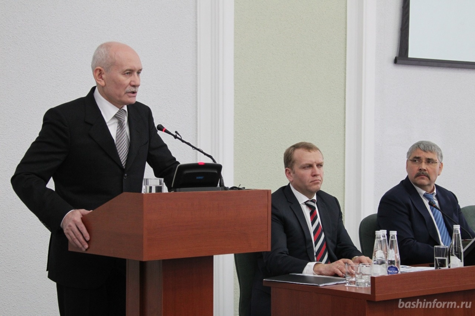 Олег Яровиков