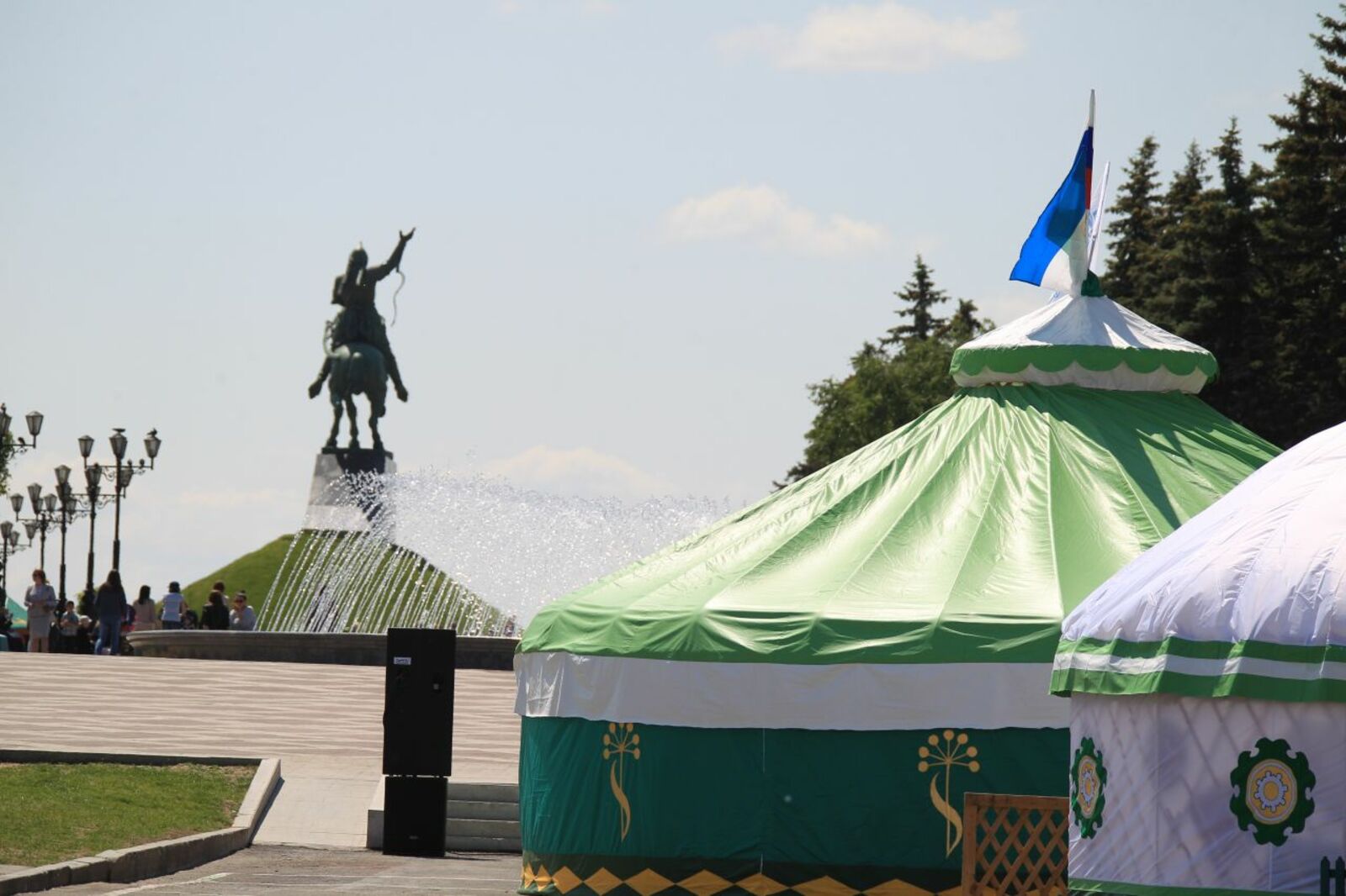 Олег Яровиков