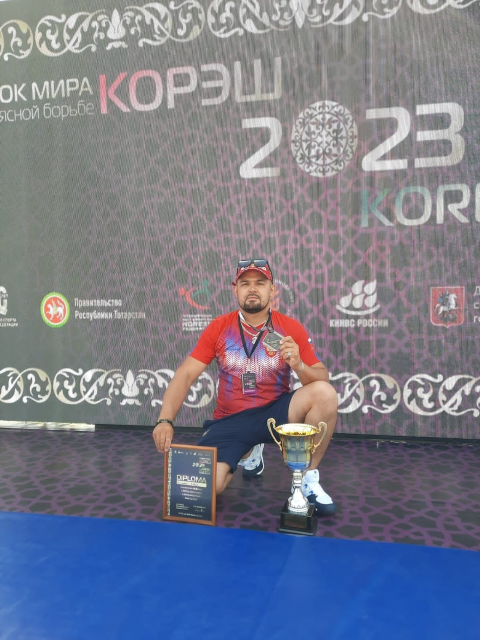 Рөстәм Рахманғоловтың социаль селтәрҙәре