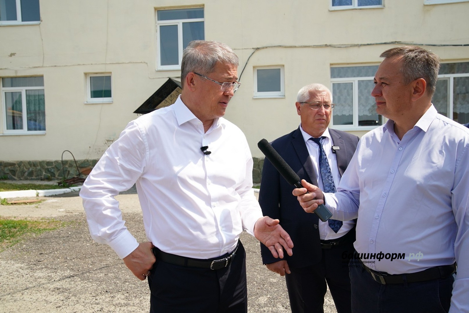 Олег Яровиков