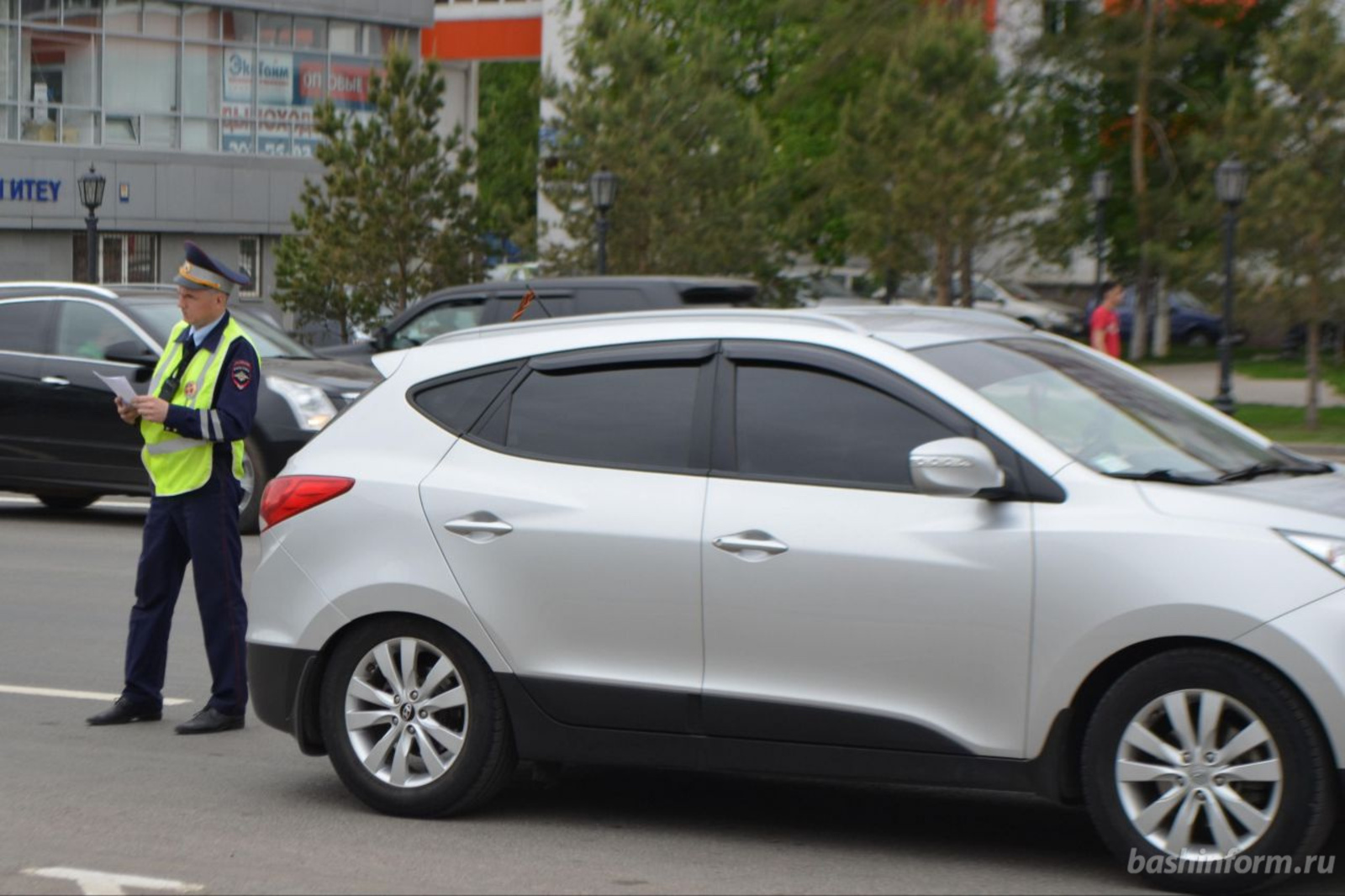 автор