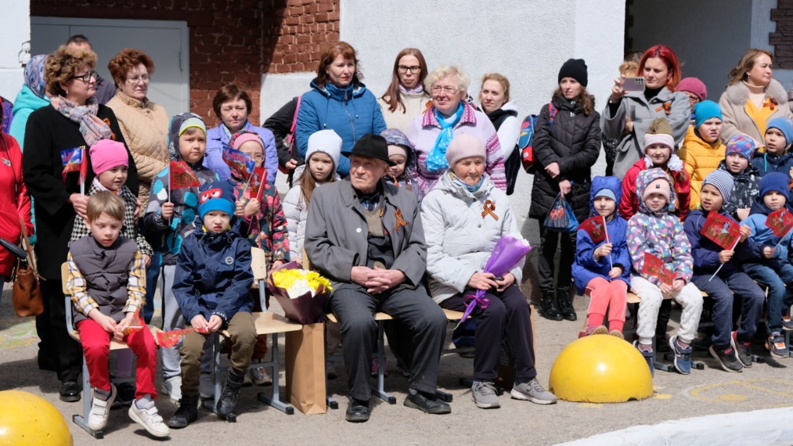 У дома ветерана Великой Отечественной войны в Уфе прошел персональный парад