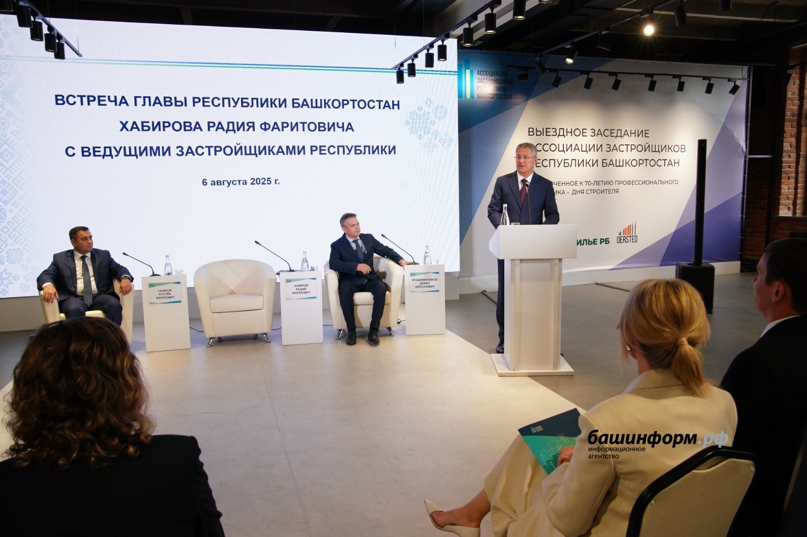 Олег  Яровиков