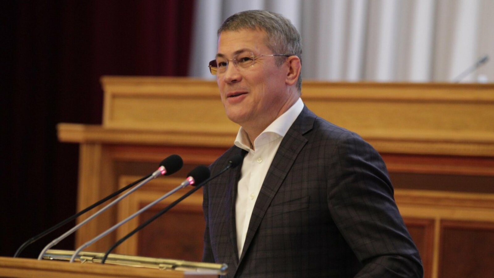 Олег Яровиков