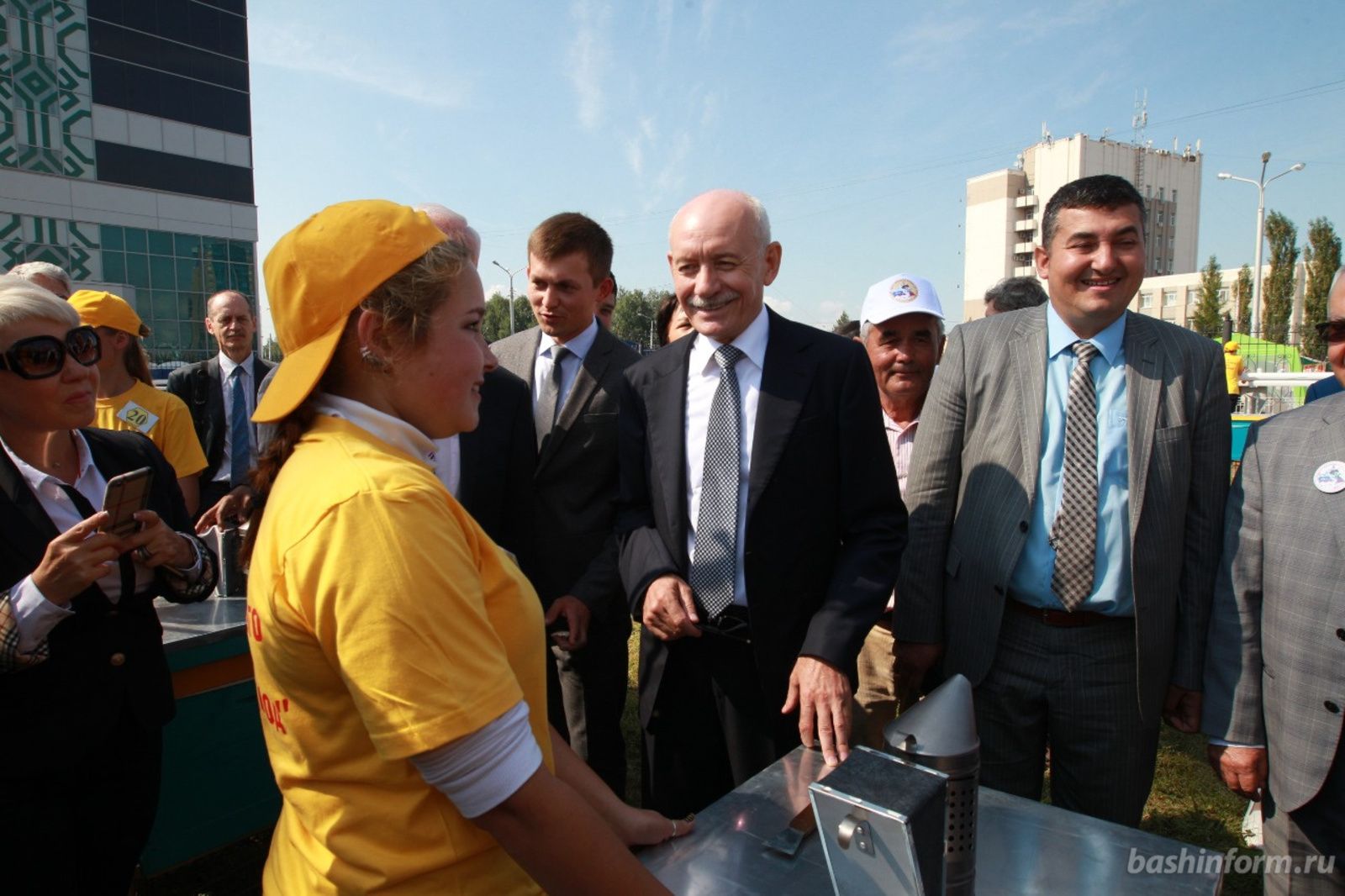 Олег Яровиков
