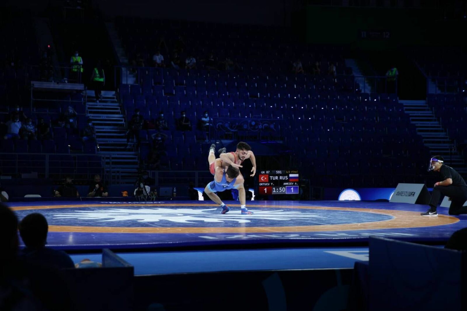 Саид-Хусейн Бакаев и Адлан Амриев в финале юниорского чемпионата мира!