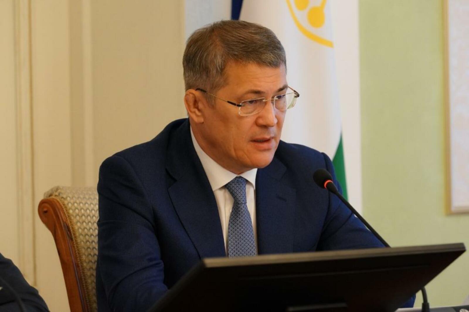 Олег Яровиков