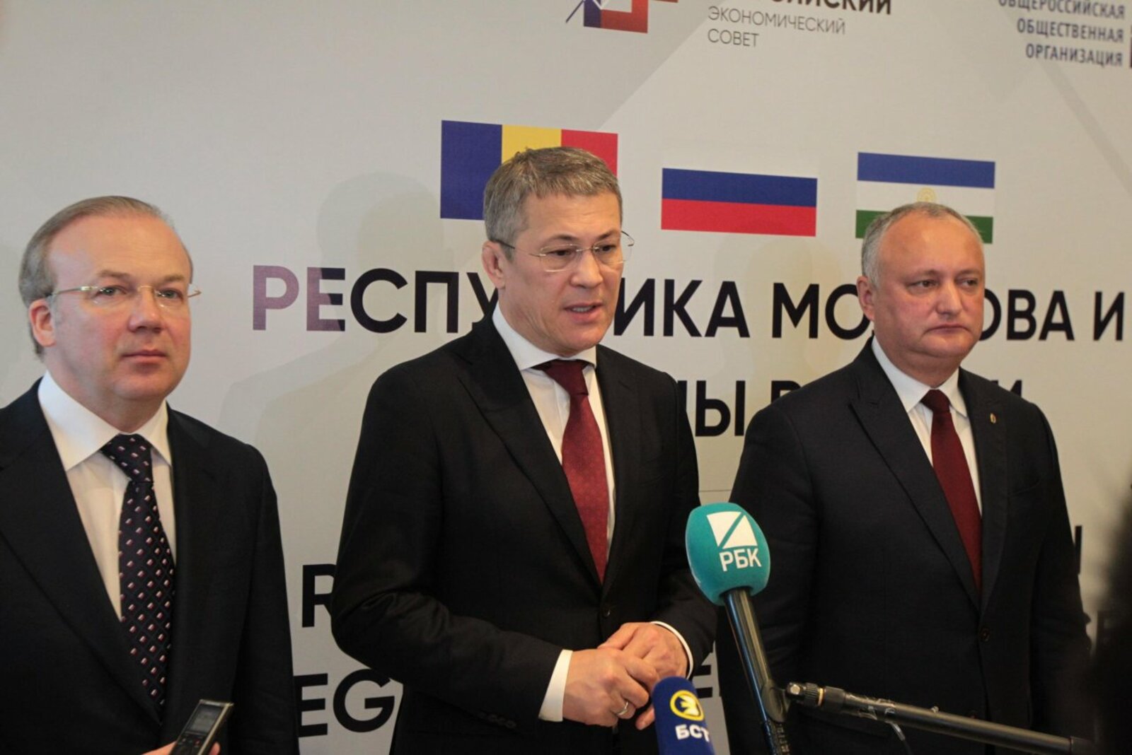 Олег Яровиков