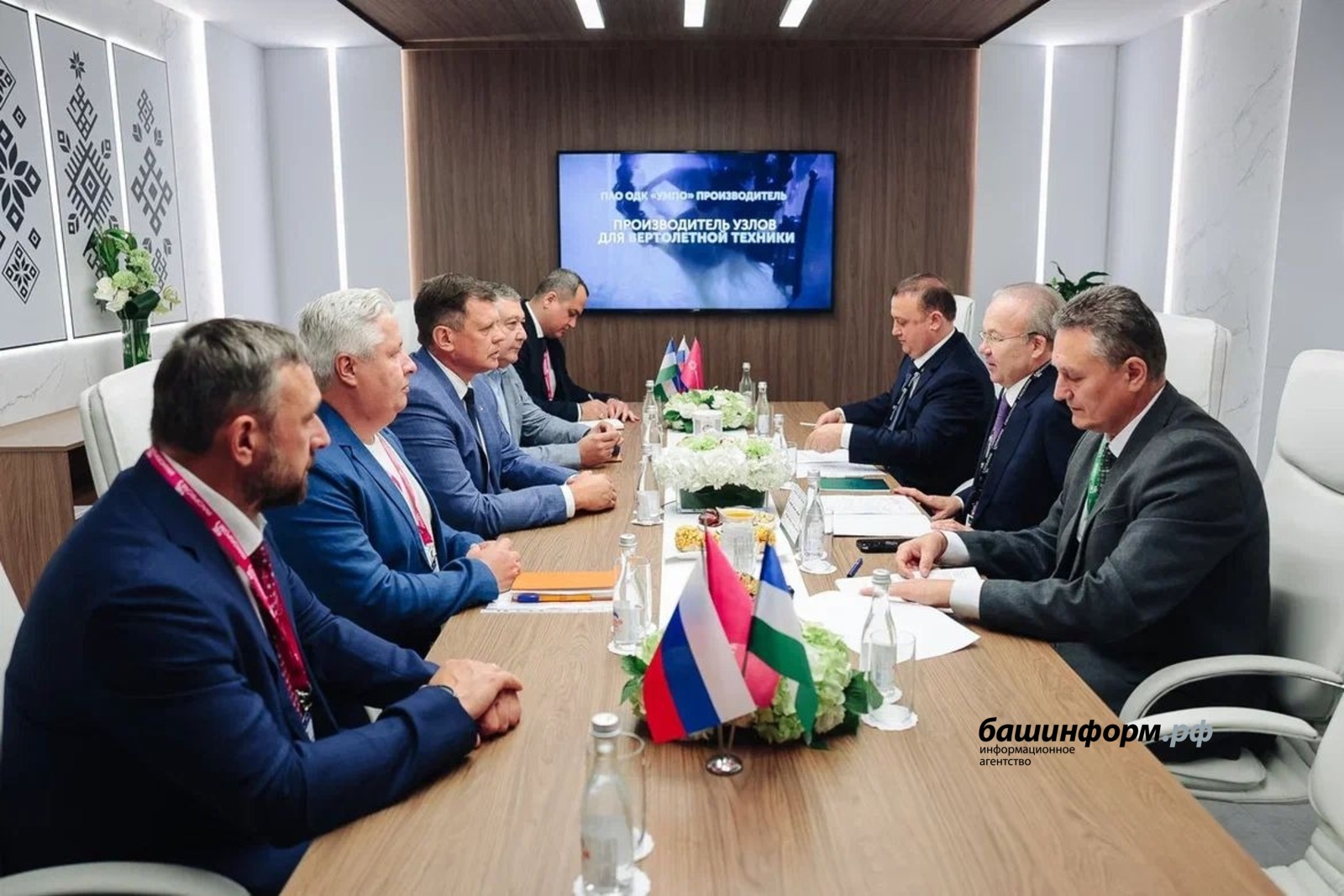 автор