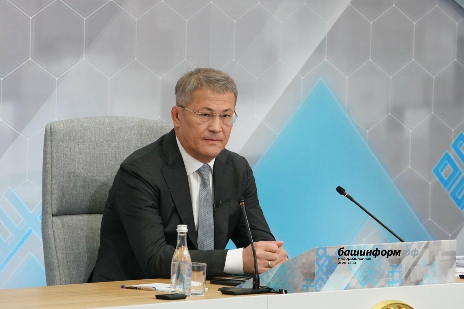 Олег Яровиков