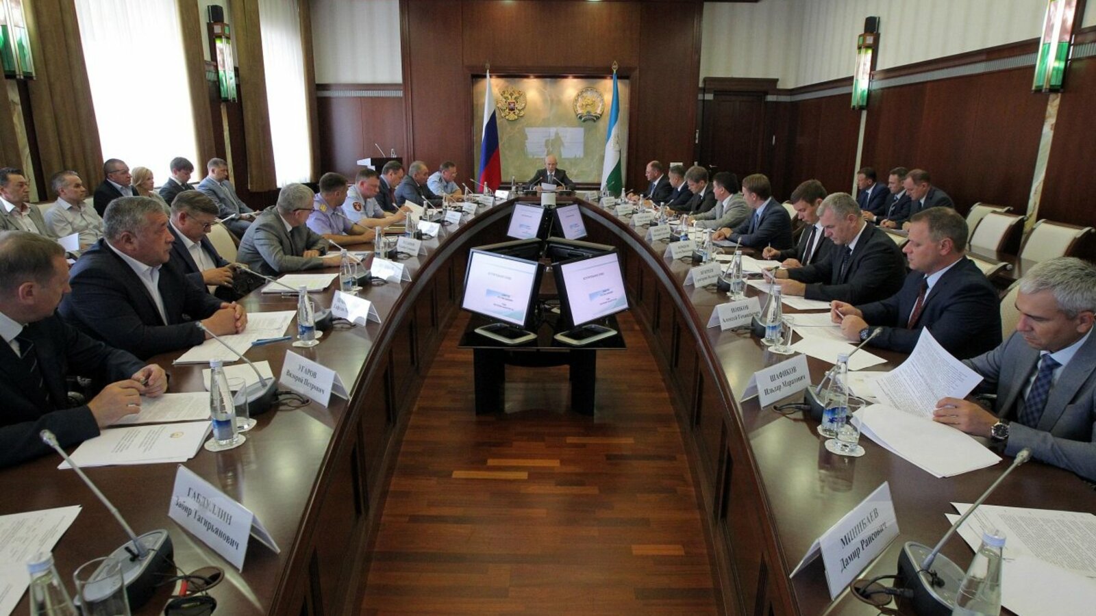 Олег Яровиков