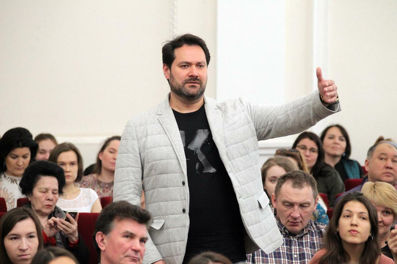 Олег Яровиков