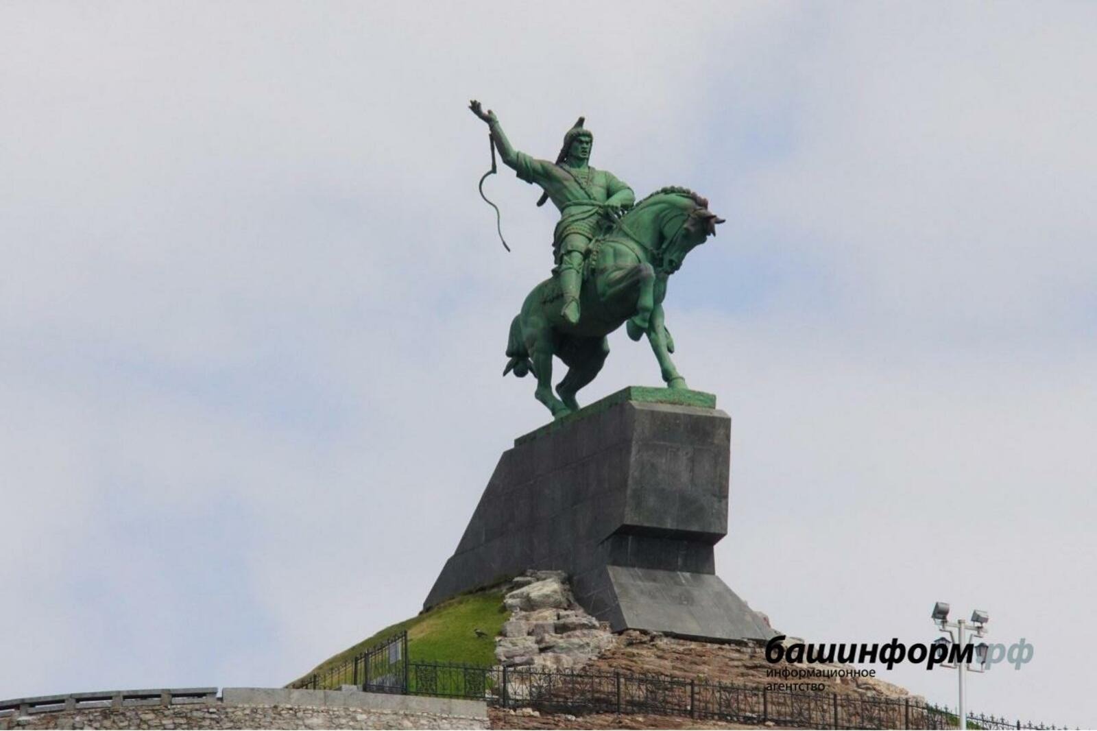 Олег Яровиков