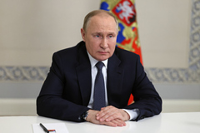 Путин присвоил генеральские звания двум росгвардейцам