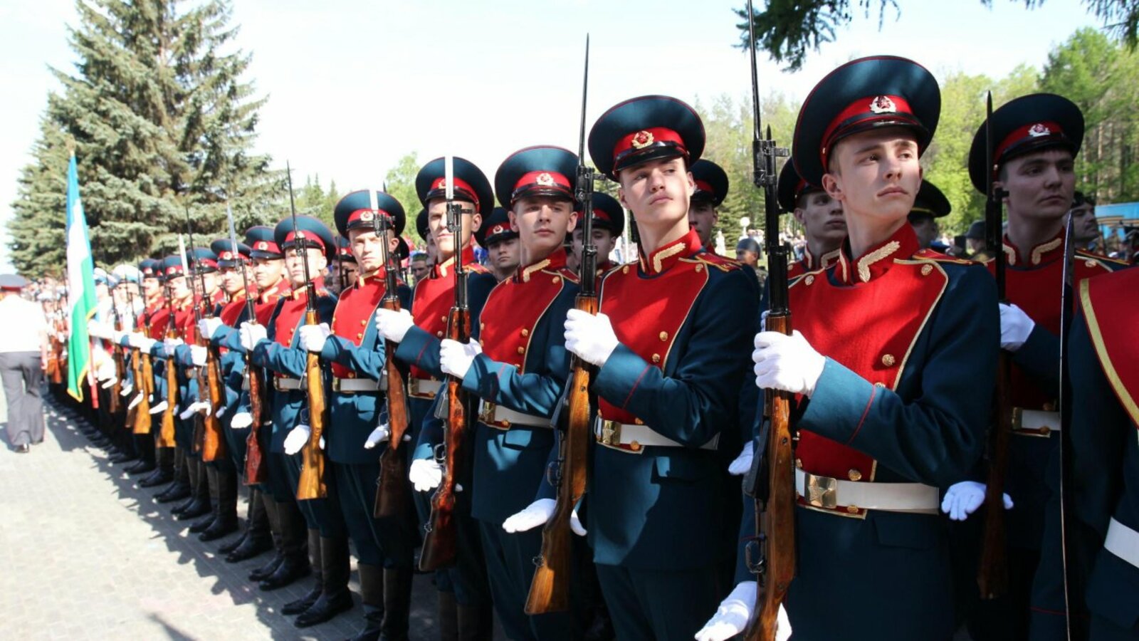 Олег Яровиков